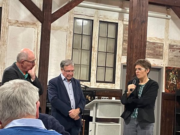 Austausch zur globalen Friedensordnung in Idstein